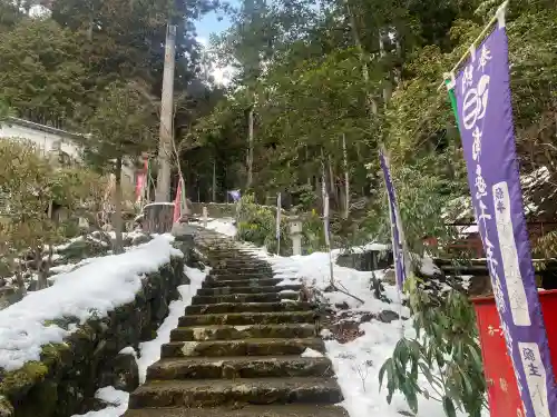 瑠璃寺の{uncategorized: "未分類", other: "その他", undefined: "問題あり", building: "その他建物", grave: "お墓", sacred_gate: "鳥居", guardian: "狛犬", statue: "像", buddha: "仏像", history: "歴史", nature: "自然", garden: "庭園", animal: "動物", pagoda: "塔", temizu: "手水舎", mountain_gate: "山門・神門", sanctuary: "本殿・本堂", subordinate: "末社・摂社", art: "芸術", scenery: "景色", jizo: "地蔵", ema: "絵馬", goshuin: "御朱印", omikuji: "おみくじ", items: "授与品その他", amulet: "お守り", goshuincho: "御朱印帳", eats: "食事", festival: "お祭り", votive_dance: "神楽", shichigosan: "七五三参", wedding: "結婚式", experience: "体験その他", initially: "初詣", around: "周辺", anti_infection: "感染症対策"}