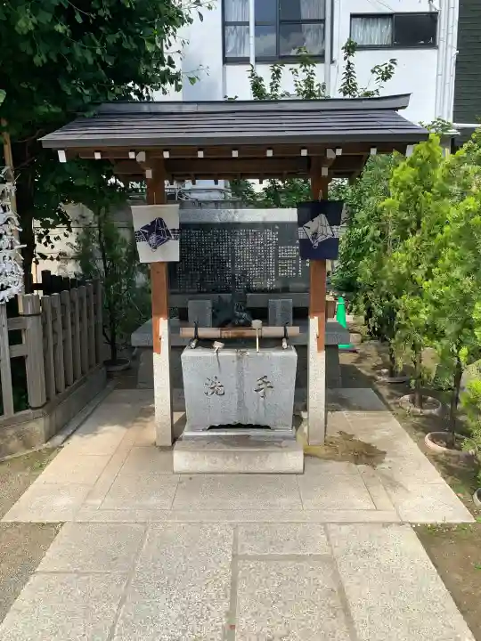 天祖神社の{uncategorized: "未分類", other: "その他", undefined: "問題あり", building: "その他建物", grave: "お墓", sacred_gate: "鳥居", guardian: "狛犬", statue: "像", buddha: "仏像", history: "歴史", nature: "自然", garden: "庭園", animal: "動物", pagoda: "塔", temizu: "手水舎", mountain_gate: "山門・神門", sanctuary: "本殿・本堂", subordinate: "末社・摂社", art: "芸術", scenery: "景色", jizo: "地蔵", ema: "絵馬", goshuin: "御朱印", omikuji: "おみくじ", items: "授与品その他", amulet: "お守り", goshuincho: "御朱印帳", eats: "食事", festival: "お祭り", votive_dance: "神楽", shichigosan: "七五三参", wedding: "結婚式", experience: "体験その他", initially: "初詣", around: "周辺", anti_infection: "感染症対策"}