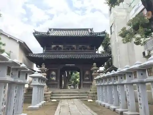 感田神社の山門