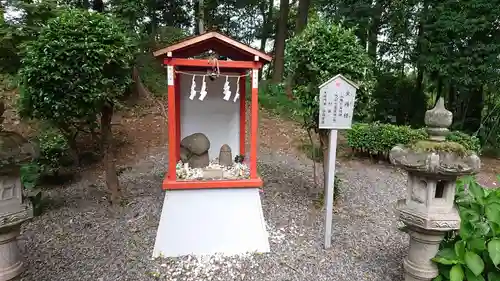 薬師寺八幡宮の末社