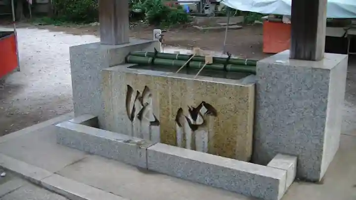野毛六所神社の手水舎
