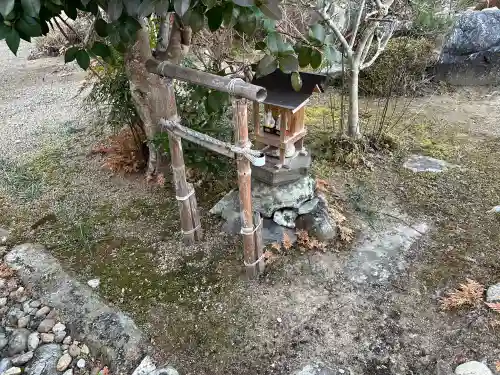 神谷稲荷明神社の{uncategorized: "未分類", other: "その他", undefined: "問題あり", building: "その他建物", grave: "お墓", sacred_gate: "鳥居", guardian: "狛犬", statue: "像", buddha: "仏像", history: "歴史", nature: "自然", garden: "庭園", animal: "動物", pagoda: "塔", temizu: "手水舎", mountain_gate: "山門・神門", sanctuary: "本殿・本堂", subordinate: "末社・摂社", art: "芸術", scenery: "景色", jizo: "地蔵", ema: "絵馬", goshuin: "御朱印", omikuji: "おみくじ", items: "授与品その他", amulet: "お守り", goshuincho: "御朱印帳", eats: "食事", festival: "お祭り", votive_dance: "神楽", shichigosan: "七五三参", wedding: "結婚式", experience: "体験その他", initially: "初詣", around: "周辺", anti_infection: "感染症対策"}