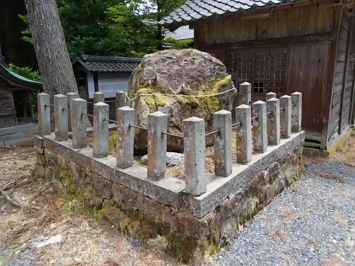 大虫神社の庭園