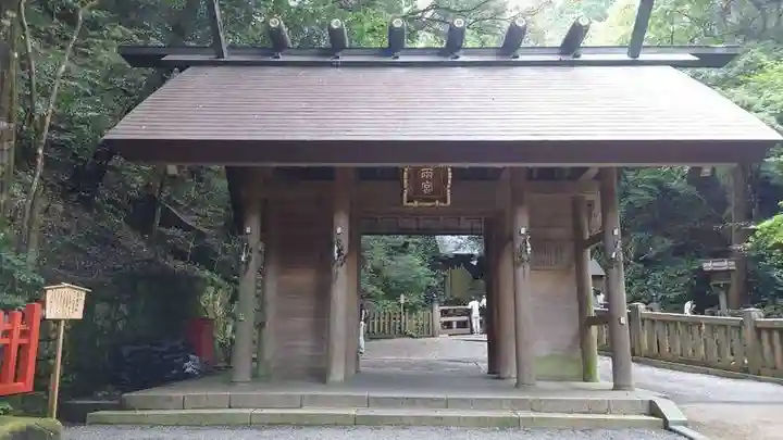 多度大社の山門・神門