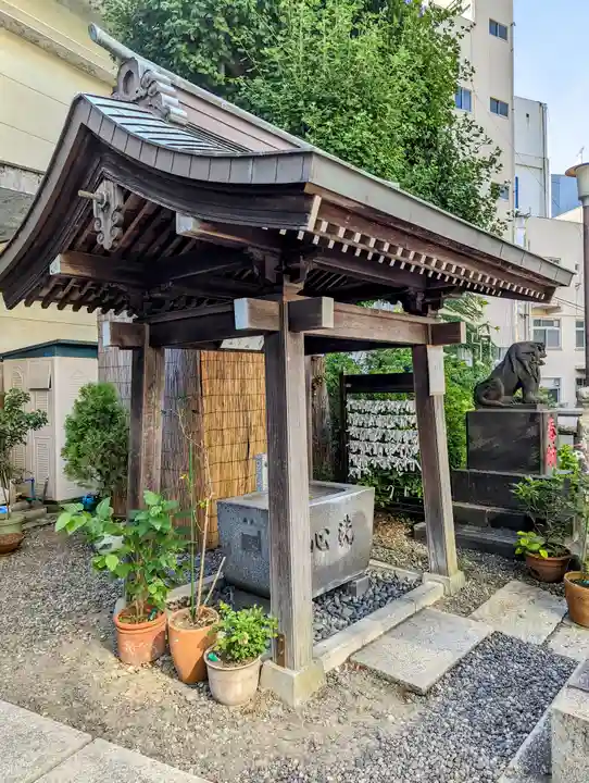 諏訪神社の手水舎
