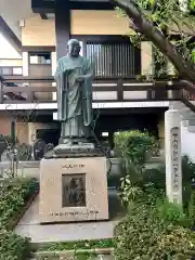 雲光院の像