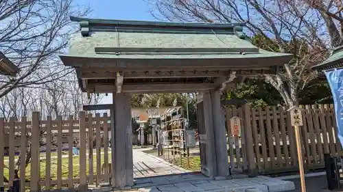 根室金刀比羅神社の山門・神門