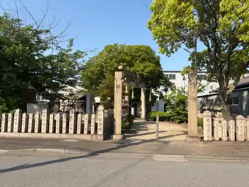日吉神社の{uncategorized: "未分類", other: "その他", undefined: "問題あり", building: "その他建物", grave: "お墓", sacred_gate: "鳥居", guardian: "狛犬", statue: "像", buddha: "仏像", history: "歴史", nature: "自然", garden: "庭園", animal: "動物", pagoda: "塔", temizu: "手水舎", mountain_gate: "山門・神門", sanctuary: "本殿・本堂", subordinate: "末社・摂社", art: "芸術", scenery: "景色", jizo: "地蔵", ema: "絵馬", goshuin: "御朱印", omikuji: "おみくじ", items: "授与品その他", amulet: "お守り", goshuincho: "御朱印帳", eats: "食事", festival: "お祭り", votive_dance: "神楽", shichigosan: "七五三参", wedding: "結婚式", experience: "体験その他", initially: "初詣", around: "周辺", anti_infection: "感染症対策"}