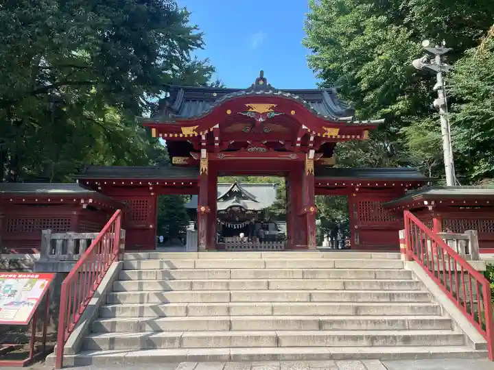 秩父神社の山門・神門