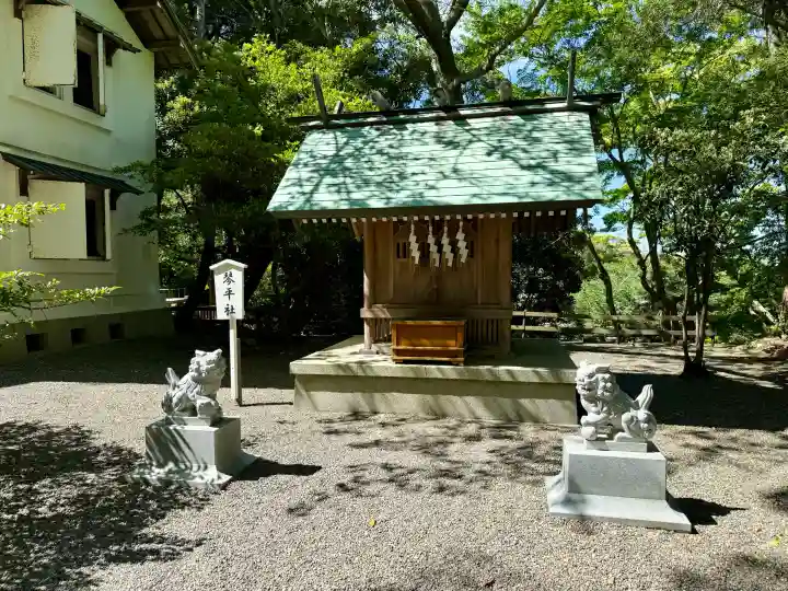 安房神社の{uncategorized: "未分類", other: "その他", undefined: "問題あり", building: "その他建物", grave: "お墓", sacred_gate: "鳥居", guardian: "狛犬", statue: "像", buddha: "仏像", history: "歴史", nature: "自然", garden: "庭園", animal: "動物", pagoda: "塔", temizu: "手水舎", mountain_gate: "山門・神門", sanctuary: "本殿・本堂", subordinate: "末社・摂社", art: "芸術", scenery: "景色", jizo: "地蔵", ema: "絵馬", goshuin: "御朱印", omikuji: "おみくじ", items: "授与品その他", amulet: "お守り", goshuincho: "御朱印帳", eats: "食事", festival: "お祭り", votive_dance: "神楽", shichigosan: "七五三参", wedding: "結婚式", experience: "体験その他", initially: "初詣", around: "周辺", anti_infection: "感染症対策"}