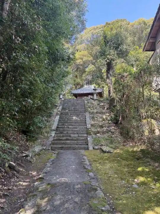 粉河寺の{uncategorized: "未分類", other: "その他", undefined: "問題あり", building: "その他建物", grave: "お墓", sacred_gate: "鳥居", guardian: "狛犬", statue: "像", buddha: "仏像", history: "歴史", nature: "自然", garden: "庭園", animal: "動物", pagoda: "塔", temizu: "手水舎", mountain_gate: "山門・神門", sanctuary: "本殿・本堂", subordinate: "末社・摂社", art: "芸術", scenery: "景色", jizo: "地蔵", ema: "絵馬", goshuin: "御朱印", omikuji: "おみくじ", items: "授与品その他", amulet: "お守り", goshuincho: "御朱印帳", eats: "食事", festival: "お祭り", votive_dance: "神楽", shichigosan: "七五三参", wedding: "結婚式", experience: "体験その他", initially: "初詣", around: "周辺", anti_infection: "感染症対策"}