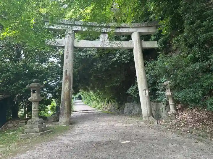 石清水八幡宮の{uncategorized: "未分類", other: "その他", undefined: "問題あり", building: "その他建物", grave: "お墓", sacred_gate: "鳥居", guardian: "狛犬", statue: "像", buddha: "仏像", history: "歴史", nature: "自然", garden: "庭園", animal: "動物", pagoda: "塔", temizu: "手水舎", mountain_gate: "山門・神門", sanctuary: "本殿・本堂", subordinate: "末社・摂社", art: "芸術", scenery: "景色", jizo: "地蔵", ema: "絵馬", goshuin: "御朱印", omikuji: "おみくじ", items: "授与品その他", amulet: "お守り", goshuincho: "御朱印帳", eats: "食事", festival: "お祭り", votive_dance: "神楽", shichigosan: "七五三参", wedding: "結婚式", experience: "体験その他", initially: "初詣", around: "周辺", anti_infection: "感染症対策"}