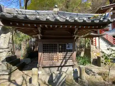 徳寿寺の{uncategorized: "未分類", other: "その他", undefined: "問題あり", building: "その他建物", grave: "お墓", sacred_gate: "鳥居", guardian: "狛犬", statue: "像", buddha: "仏像", history: "歴史", nature: "自然", garden: "庭園", animal: "動物", pagoda: "塔", temizu: "手水舎", mountain_gate: "山門・神門", sanctuary: "本殿・本堂", subordinate: "末社・摂社", art: "芸術", scenery: "景色", jizo: "地蔵", ema: "絵馬", goshuin: "御朱印", omikuji: "おみくじ", items: "授与品その他", amulet: "お守り", goshuincho: "御朱印帳", eats: "食事", festival: "お祭り", votive_dance: "神楽", shichigosan: "七五三参", wedding: "結婚式", experience: "体験その他", initially: "初詣", around: "周辺", anti_infection: "感染症対策"}