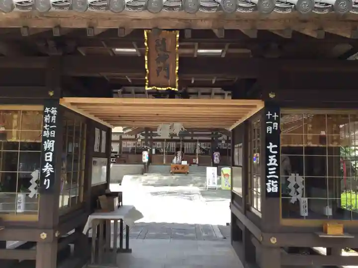 瀧宮神社の山門・神門