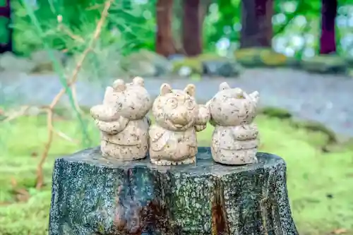 尻岸内八幡神社の像