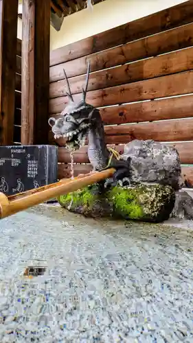 鎮守氷川神社の手水舎