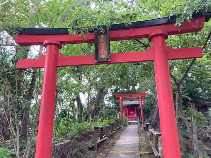 亀岡八幡宮(亀岡八幡神社)の末社・摂社