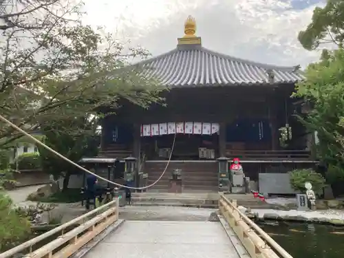 霊山寺の本殿・本堂