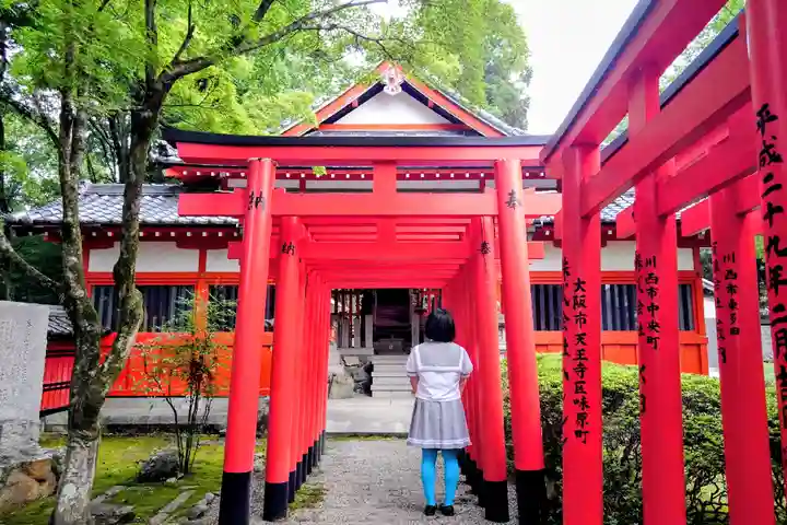 多田神社の本殿・本堂