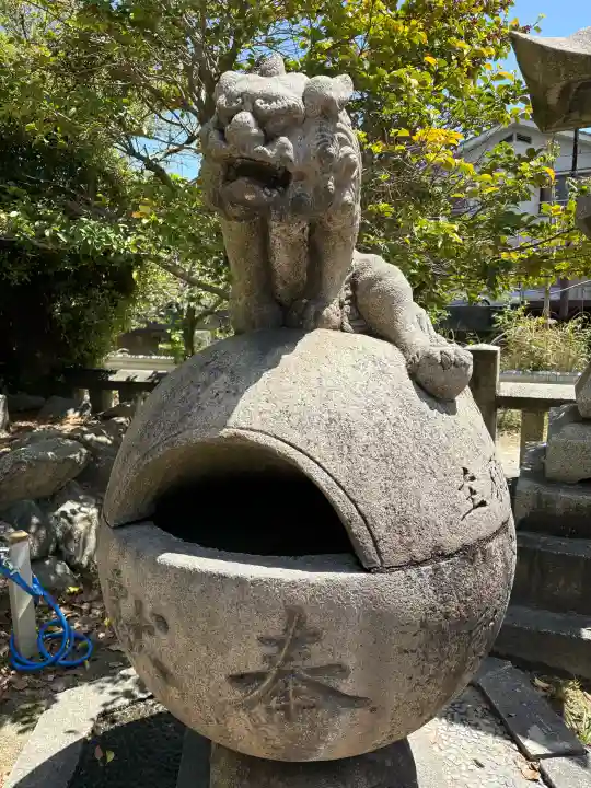 厳島神社の{uncategorized: "未分類", other: "その他", undefined: "問題あり", building: "その他建物", grave: "お墓", sacred_gate: "鳥居", guardian: "狛犬", statue: "像", buddha: "仏像", history: "歴史", nature: "自然", garden: "庭園", animal: "動物", pagoda: "塔", temizu: "手水舎", mountain_gate: "山門・神門", sanctuary: "本殿・本堂", subordinate: "末社・摂社", art: "芸術", scenery: "景色", jizo: "地蔵", ema: "絵馬", goshuin: "御朱印", omikuji: "おみくじ", items: "授与品その他", amulet: "お守り", goshuincho: "御朱印帳", eats: "食事", festival: "お祭り", votive_dance: "神楽", shichigosan: "七五三参", wedding: "結婚式", experience: "体験その他", initially: "初詣", around: "周辺", anti_infection: "感染症対策"}