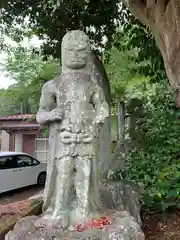 箒根神社高清水遥拝殿の像