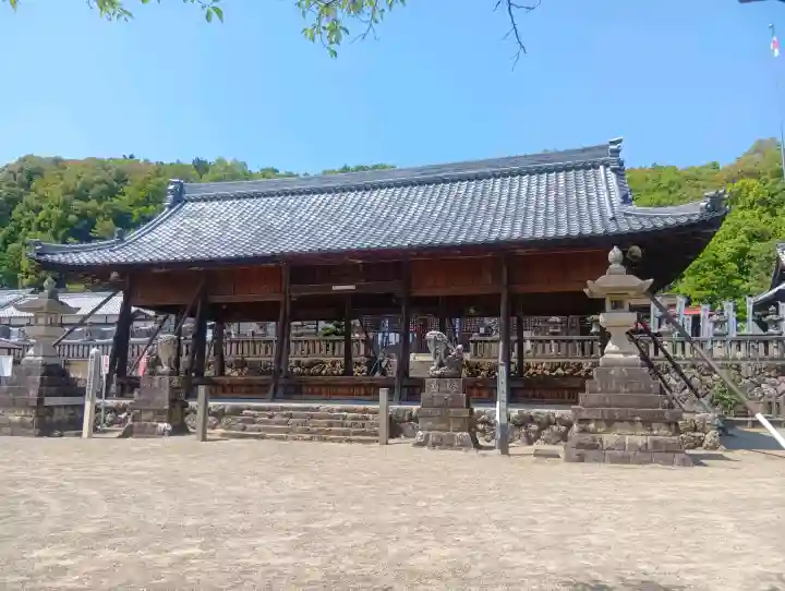 加佐美神社の{uncategorized: "未分類", other: "その他", undefined: "問題あり", building: "その他建物", grave: "お墓", sacred_gate: "鳥居", guardian: "狛犬", statue: "像", buddha: "仏像", history: "歴史", nature: "自然", garden: "庭園", animal: "動物", pagoda: "塔", temizu: "手水舎", mountain_gate: "山門・神門", sanctuary: "本殿・本堂", subordinate: "末社・摂社", art: "芸術", scenery: "景色", jizo: "地蔵", ema: "絵馬", goshuin: "御朱印", omikuji: "おみくじ", items: "授与品その他", amulet: "お守り", goshuincho: "御朱印帳", eats: "食事", festival: "お祭り", votive_dance: "神楽", shichigosan: "七五三参", wedding: "結婚式", experience: "体験その他", initially: "初詣", around: "周辺", anti_infection: "感染症対策"}