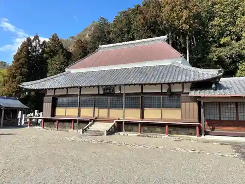 清凉寺の本殿