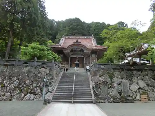 明石寺の本殿・本堂