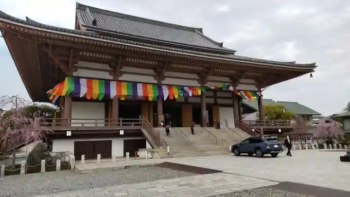 西新井大師総持寺の本殿・本堂