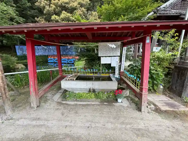 檍神社の{uncategorized: "未分類", other: "その他", undefined: "問題あり", building: "その他建物", grave: "お墓", sacred_gate: "鳥居", guardian: "狛犬", statue: "像", buddha: "仏像", history: "歴史", nature: "自然", garden: "庭園", animal: "動物", pagoda: "塔", temizu: "手水舎", mountain_gate: "山門・神門", sanctuary: "本殿・本堂", subordinate: "末社・摂社", art: "芸術", scenery: "景色", jizo: "地蔵", ema: "絵馬", goshuin: "御朱印", omikuji: "おみくじ", items: "授与品その他", amulet: "お守り", goshuincho: "御朱印帳", eats: "食事", festival: "お祭り", votive_dance: "神楽", shichigosan: "七五三参", wedding: "結婚式", experience: "体験その他", initially: "初詣", around: "周辺", anti_infection: "感染症対策"}