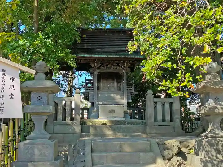 西新井大師総持寺の末社・摂社
