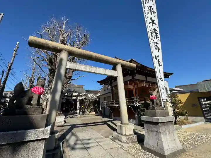飛木稲荷神社の{uncategorized: "未分類", other: "その他", undefined: "問題あり", building: "その他建物", grave: "お墓", sacred_gate: "鳥居", guardian: "狛犬", statue: "像", buddha: "仏像", history: "歴史", nature: "自然", garden: "庭園", animal: "動物", pagoda: "塔", temizu: "手水舎", mountain_gate: "山門・神門", sanctuary: "本殿・本堂", subordinate: "末社・摂社", art: "芸術", scenery: "景色", jizo: "地蔵", ema: "絵馬", goshuin: "御朱印", omikuji: "おみくじ", items: "授与品その他", amulet: "お守り", goshuincho: "御朱印帳", eats: "食事", festival: "お祭り", votive_dance: "神楽", shichigosan: "七五三参", wedding: "結婚式", experience: "体験その他", initially: "初詣", around: "周辺", anti_infection: "感染症対策"}