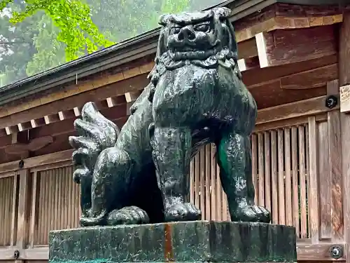 岡太神社・大瀧神社の狛犬