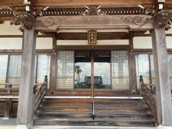 最澄院西願寺の{uncategorized: "未分類", other: "その他", undefined: "問題あり", building: "その他建物", grave: "お墓", sacred_gate: "鳥居", guardian: "狛犬", statue: "像", buddha: "仏像", history: "歴史", nature: "自然", garden: "庭園", animal: "動物", pagoda: "塔", temizu: "手水舎", mountain_gate: "山門・神門", sanctuary: "本殿・本堂", subordinate: "末社・摂社", art: "芸術", scenery: "景色", jizo: "地蔵", ema: "絵馬", goshuin: "御朱印", omikuji: "おみくじ", items: "授与品その他", amulet: "お守り", goshuincho: "御朱印帳", eats: "食事", festival: "お祭り", votive_dance: "神楽", shichigosan: "七五三参", wedding: "結婚式", experience: "体験その他", initially: "初詣", around: "周辺", anti_infection: "感染症対策"}