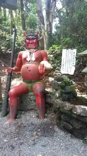 東霧島神社の像