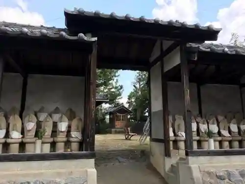 十応寺教会の山門・神門