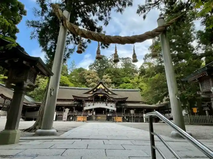 大神神社の{uncategorized: "未分類", other: "その他", undefined: "問題あり", building: "その他建物", grave: "お墓", sacred_gate: "鳥居", guardian: "狛犬", statue: "像", buddha: "仏像", history: "歴史", nature: "自然", garden: "庭園", animal: "動物", pagoda: "塔", temizu: "手水舎", mountain_gate: "山門・神門", sanctuary: "本殿・本堂", subordinate: "末社・摂社", art: "芸術", scenery: "景色", jizo: "地蔵", ema: "絵馬", goshuin: "御朱印", omikuji: "おみくじ", items: "授与品その他", amulet: "お守り", goshuincho: "御朱印帳", eats: "食事", festival: "お祭り", votive_dance: "神楽", shichigosan: "七五三参", wedding: "結婚式", experience: "体験その他", initially: "初詣", around: "周辺", anti_infection: "感染症対策"}