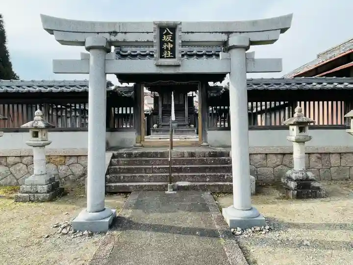 八坂神社の{uncategorized: "未分類", other: "その他", undefined: "問題あり", building: "その他建物", grave: "お墓", sacred_gate: "鳥居", guardian: "狛犬", statue: "像", buddha: "仏像", history: "歴史", nature: "自然", garden: "庭園", animal: "動物", pagoda: "塔", temizu: "手水舎", mountain_gate: "山門・神門", sanctuary: "本殿・本堂", subordinate: "末社・摂社", art: "芸術", scenery: "景色", jizo: "地蔵", ema: "絵馬", goshuin: "御朱印", omikuji: "おみくじ", items: "授与品その他", amulet: "お守り", goshuincho: "御朱印帳", eats: "食事", festival: "お祭り", votive_dance: "神楽", shichigosan: "七五三参", wedding: "結婚式", experience: "体験その他", initially: "初詣", around: "周辺", anti_infection: "感染症対策"}