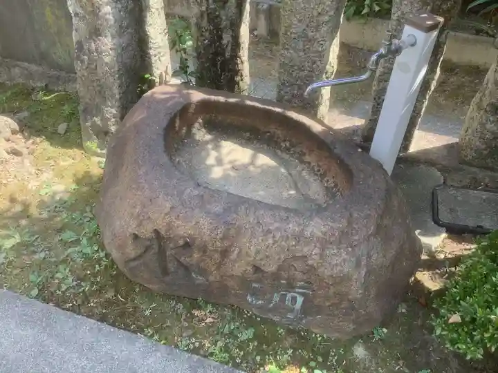 日之出社の手水舎