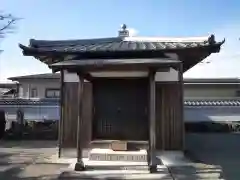 西導寺の本殿