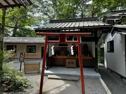 新屋山神社(山梨県)