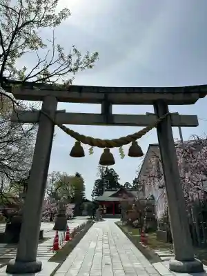 越中稲荷神社の{uncategorized: "未分類", other: "その他", undefined: "問題あり", building: "その他建物", grave: "お墓", sacred_gate: "鳥居", guardian: "狛犬", statue: "像", buddha: "仏像", history: "歴史", nature: "自然", garden: "庭園", animal: "動物", pagoda: "塔", temizu: "手水舎", mountain_gate: "山門・神門", sanctuary: "本殿・本堂", subordinate: "末社・摂社", art: "芸術", scenery: "景色", jizo: "地蔵", ema: "絵馬", goshuin: "御朱印", omikuji: "おみくじ", items: "授与品その他", amulet: "お守り", goshuincho: "御朱印帳", eats: "食事", festival: "お祭り", votive_dance: "神楽", shichigosan: "七五三参", wedding: "結婚式", experience: "体験その他", initially: "初詣", around: "周辺", anti_infection: "感染症対策"}