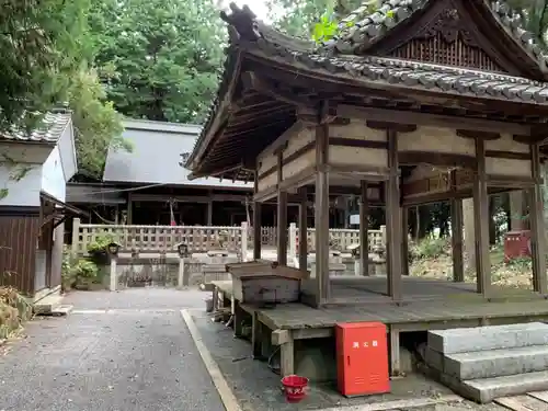 布施神社の建物その他