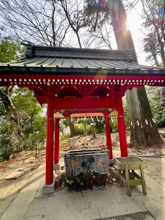 高瀧神社の{uncategorized: "未分類", other: "その他", undefined: "問題あり", building: "その他建物", grave: "お墓", sacred_gate: "鳥居", guardian: "狛犬", statue: "像", buddha: "仏像", history: "歴史", nature: "自然", garden: "庭園", animal: "動物", pagoda: "塔", temizu: "手水舎", mountain_gate: "山門・神門", sanctuary: "本殿・本堂", subordinate: "末社・摂社", art: "芸術", scenery: "景色", jizo: "地蔵", ema: "絵馬", goshuin: "御朱印", omikuji: "おみくじ", items: "授与品その他", amulet: "お守り", goshuincho: "御朱印帳", eats: "食事", festival: "お祭り", votive_dance: "神楽", shichigosan: "七五三参", wedding: "結婚式", experience: "体験その他", initially: "初詣", around: "周辺", anti_infection: "感染症対策"}