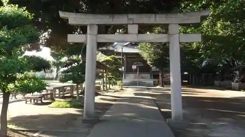 瓦葺氷川神社の鳥居