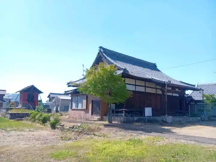 応蓮寺の{uncategorized: "未分類", other: "その他", undefined: "問題あり", building: "その他建物", grave: "お墓", sacred_gate: "鳥居", guardian: "狛犬", statue: "像", buddha: "仏像", history: "歴史", nature: "自然", garden: "庭園", animal: "動物", pagoda: "塔", temizu: "手水舎", mountain_gate: "山門・神門", sanctuary: "本殿・本堂", subordinate: "末社・摂社", art: "芸術", scenery: "景色", jizo: "地蔵", ema: "絵馬", goshuin: "御朱印", omikuji: "おみくじ", items: "授与品その他", amulet: "お守り", goshuincho: "御朱印帳", eats: "食事", festival: "お祭り", votive_dance: "神楽", shichigosan: "七五三参", wedding: "結婚式", experience: "体験その他", initially: "初詣", around: "周辺", anti_infection: "感染症対策"}