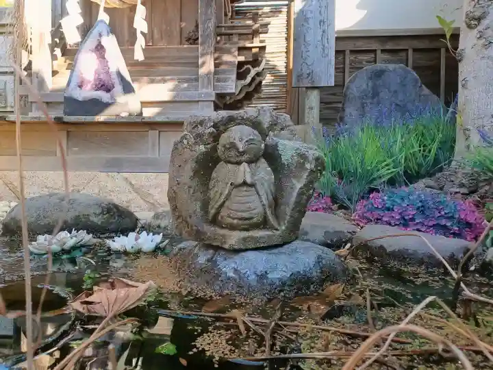 無量寺の{uncategorized: "未分類", other: "その他", undefined: "問題あり", building: "その他建物", grave: "お墓", sacred_gate: "鳥居", guardian: "狛犬", statue: "像", buddha: "仏像", history: "歴史", nature: "自然", garden: "庭園", animal: "動物", pagoda: "塔", temizu: "手水舎", mountain_gate: "山門・神門", sanctuary: "本殿・本堂", subordinate: "末社・摂社", art: "芸術", scenery: "景色", jizo: "地蔵", ema: "絵馬", goshuin: "御朱印", omikuji: "おみくじ", items: "授与品その他", amulet: "お守り", goshuincho: "御朱印帳", eats: "食事", festival: "お祭り", votive_dance: "神楽", shichigosan: "七五三参", wedding: "結婚式", experience: "体験その他", initially: "初詣", around: "周辺", anti_infection: "感染症対策"}