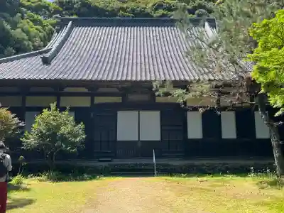 長圓寺の{uncategorized: "未分類", other: "その他", undefined: "問題あり", building: "その他建物", grave: "お墓", sacred_gate: "鳥居", guardian: "狛犬", statue: "像", buddha: "仏像", history: "歴史", nature: "自然", garden: "庭園", animal: "動物", pagoda: "塔", temizu: "手水舎", mountain_gate: "山門・神門", sanctuary: "本殿・本堂", subordinate: "末社・摂社", art: "芸術", scenery: "景色", jizo: "地蔵", ema: "絵馬", goshuin: "御朱印", omikuji: "おみくじ", items: "授与品その他", amulet: "お守り", goshuincho: "御朱印帳", eats: "食事", festival: "お祭り", votive_dance: "神楽", shichigosan: "七五三参", wedding: "結婚式", experience: "体験その他", initially: "初詣", around: "周辺", anti_infection: "感染症対策"}