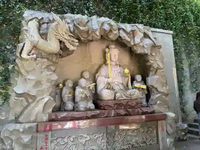 江島神社の{uncategorized: "未分類", other: "その他", undefined: "問題あり", building: "その他建物", grave: "お墓", sacred_gate: "鳥居", guardian: "狛犬", statue: "像", buddha: "仏像", history: "歴史", nature: "自然", garden: "庭園", animal: "動物", pagoda: "塔", temizu: "手水舎", mountain_gate: "山門・神門", sanctuary: "本殿・本堂", subordinate: "末社・摂社", art: "芸術", scenery: "景色", jizo: "地蔵", ema: "絵馬", goshuin: "御朱印", omikuji: "おみくじ", items: "授与品その他", amulet: "お守り", goshuincho: "御朱印帳", eats: "食事", festival: "お祭り", votive_dance: "神楽", shichigosan: "七五三参", wedding: "結婚式", experience: "体験その他", initially: "初詣", around: "周辺", anti_infection: "感染症対策"}