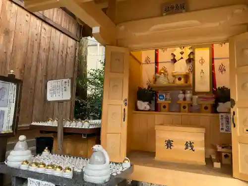 厳島神社（川越熊野神社境内）の{uncategorized: "未分類", other: "その他", undefined: "問題あり", building: "その他建物", grave: "お墓", sacred_gate: "鳥居", guardian: "狛犬", statue: "像", buddha: "仏像", history: "歴史", nature: "自然", garden: "庭園", animal: "動物", pagoda: "塔", temizu: "手水舎", mountain_gate: "山門・神門", sanctuary: "本殿・本堂", subordinate: "末社・摂社", art: "芸術", scenery: "景色", jizo: "地蔵", ema: "絵馬", goshuin: "御朱印", omikuji: "おみくじ", items: "授与品その他", amulet: "お守り", goshuincho: "御朱印帳", eats: "食事", festival: "お祭り", votive_dance: "神楽", shichigosan: "七五三参", wedding: "結婚式", experience: "体験その他", initially: "初詣", around: "周辺", anti_infection: "感染症対策"}